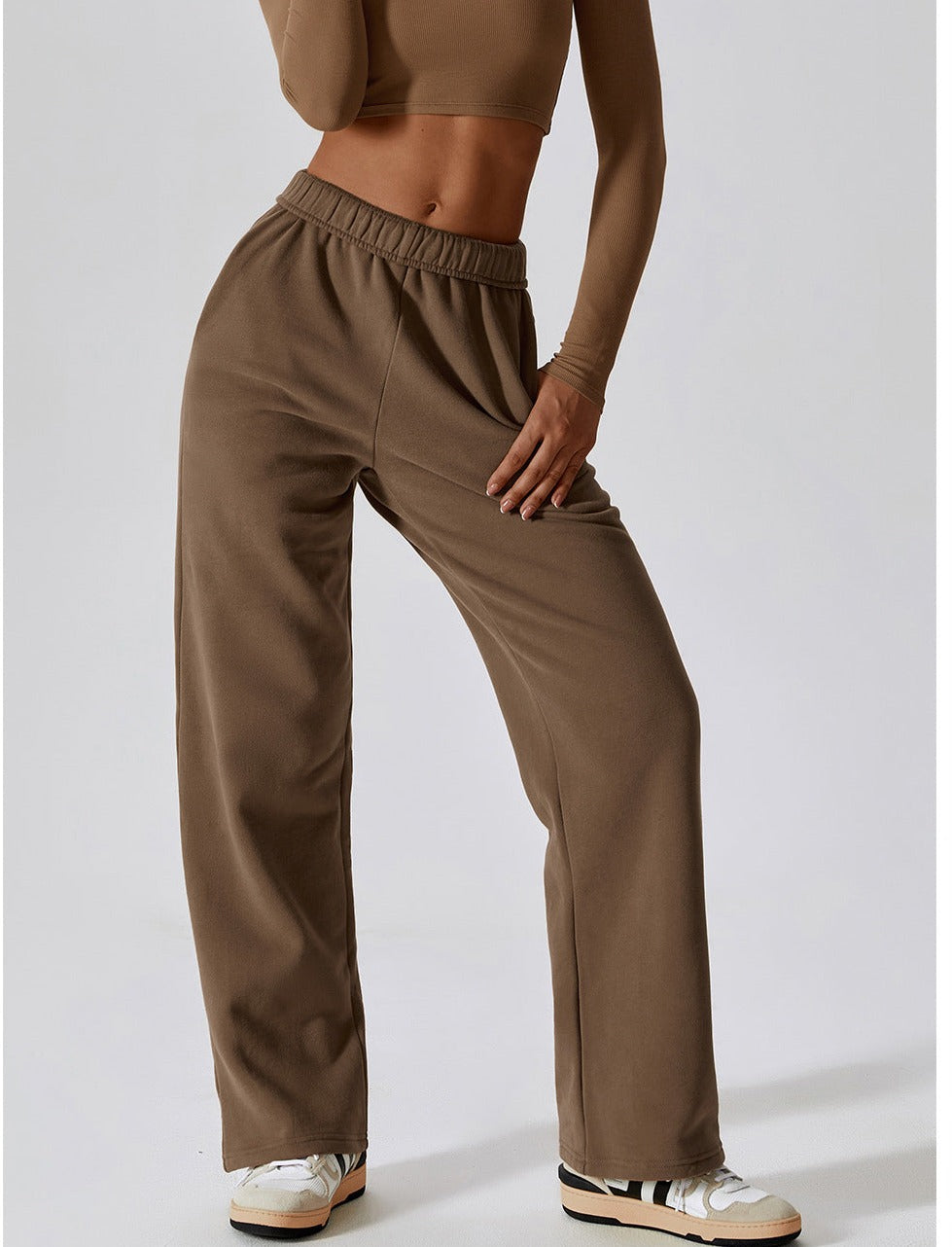 Endure Mid-Rise Loose Sweatpants